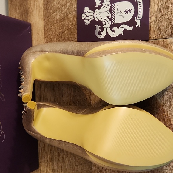 Fergie "Nicki" Light Rose Gold Spiked Platforms - Picture 4 of 7